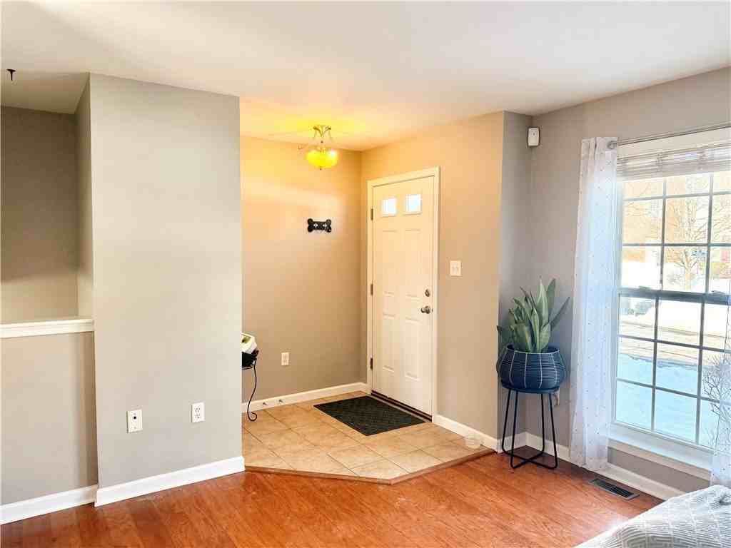 313 Fairgate Dr - Photo 2 of 21