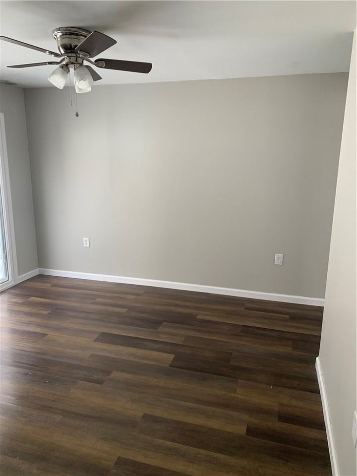 901 Chaplin St - Photo 5 of 14