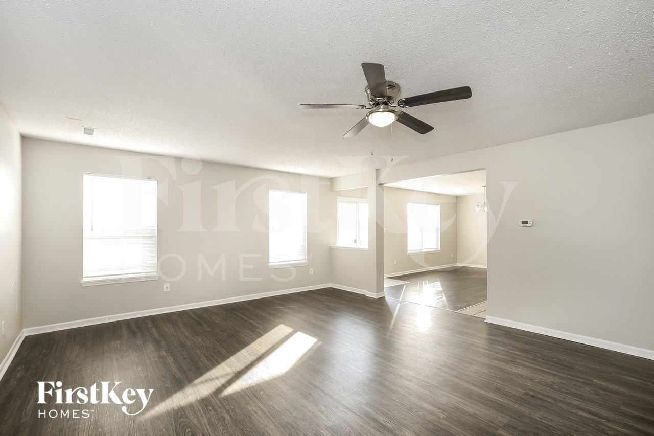 1451 Round Lake Rd - Photo 4 of 15