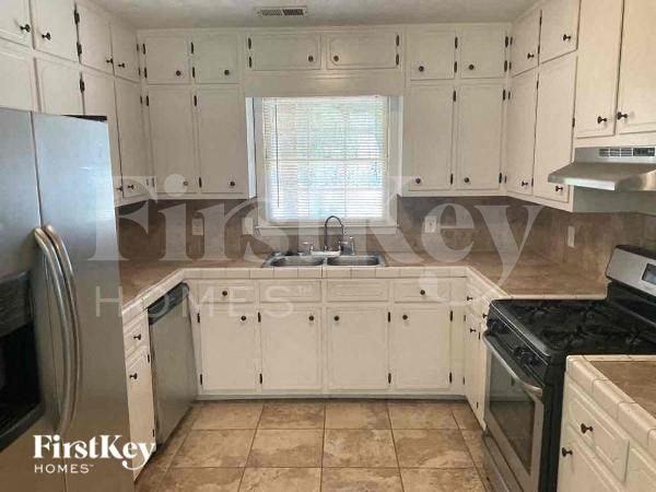 135 Lazy Hollow Ln - Photo 5 of 12