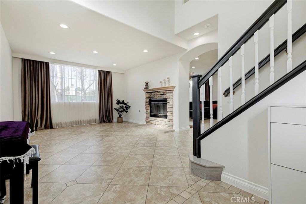 27943 Brookdale Ct - Photo 7 of 50