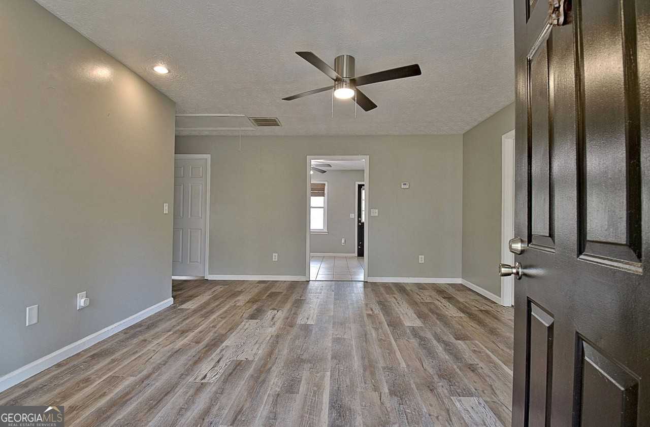 15 Chestlehurst Way - Photo 6 of 50