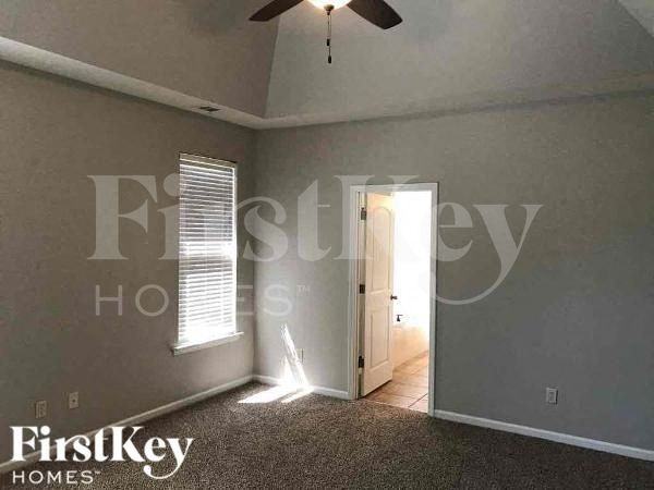 1298 Easterwood Blvd - Photo 7 of 21