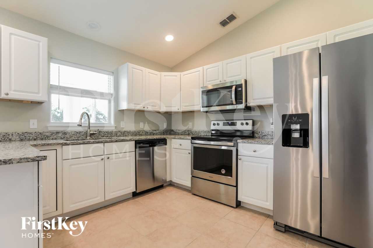 12485 Willmington Blvd - Photo 5 of 15