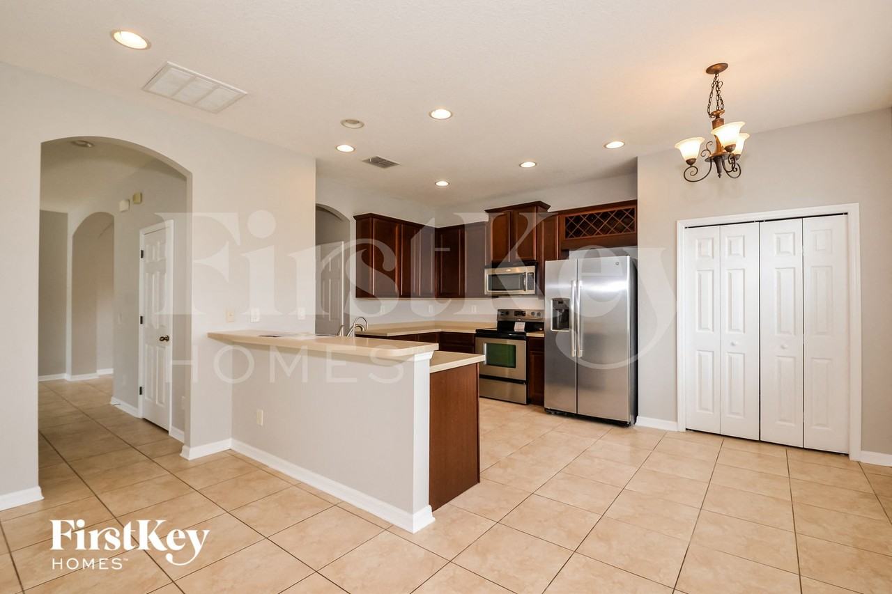 10205 38th Ct E - Photo 5 of 15