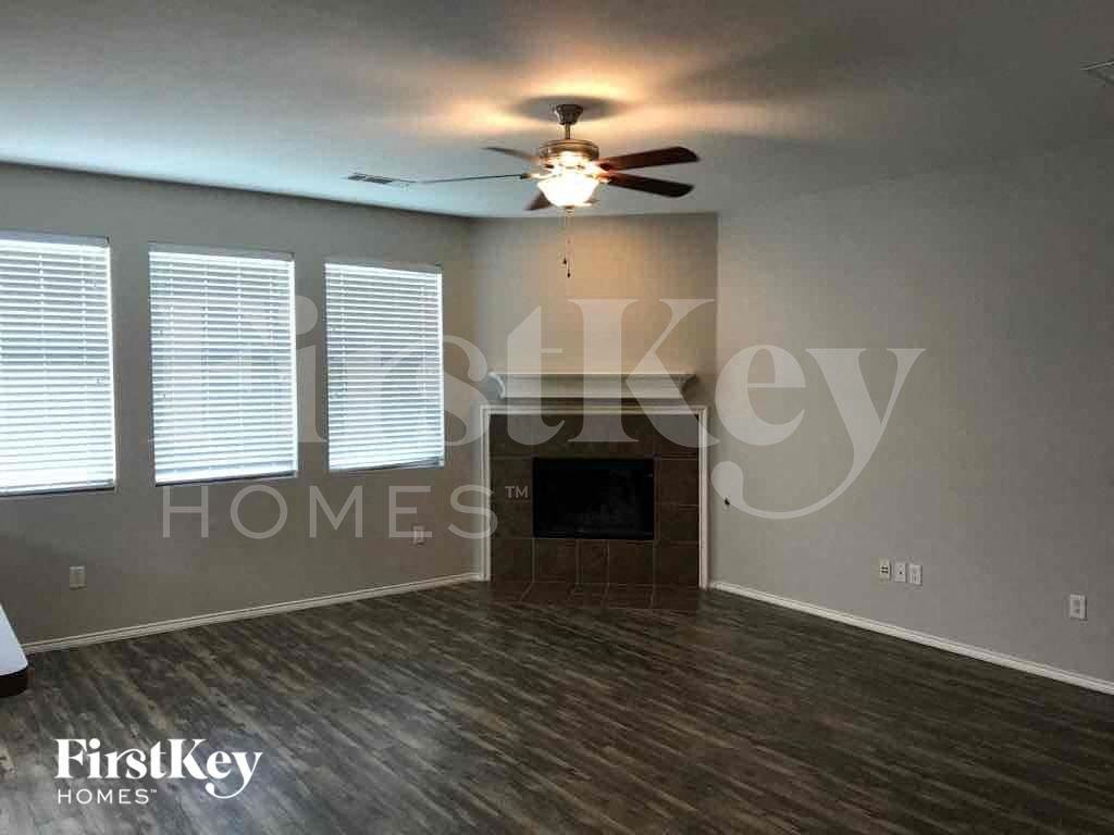 1017 Nighthawk Rd - Photo 2 of 13