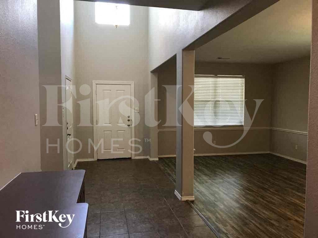 1017 Nighthawk Rd - Photo 3 of 13