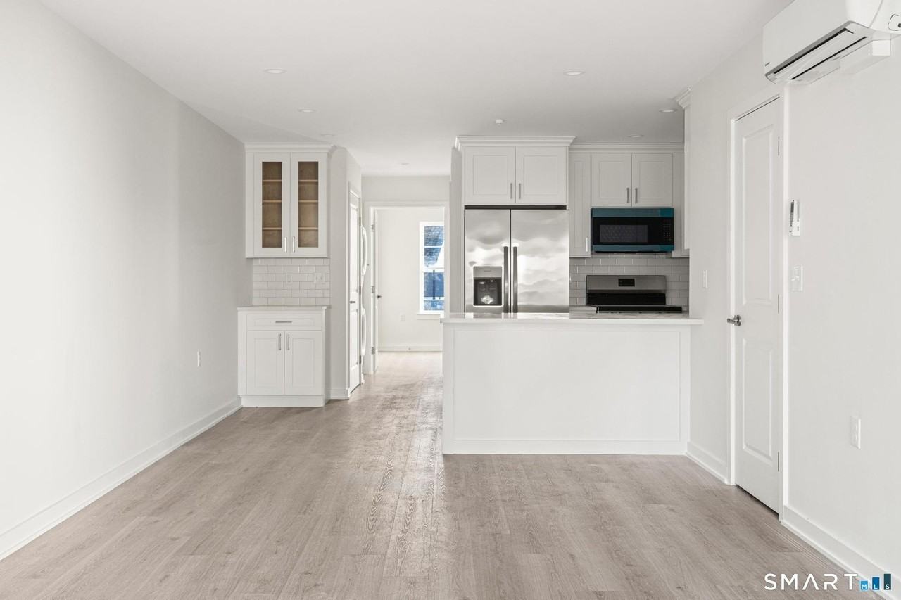 29 Village Rd Unit A #A - Photo 6 of 16