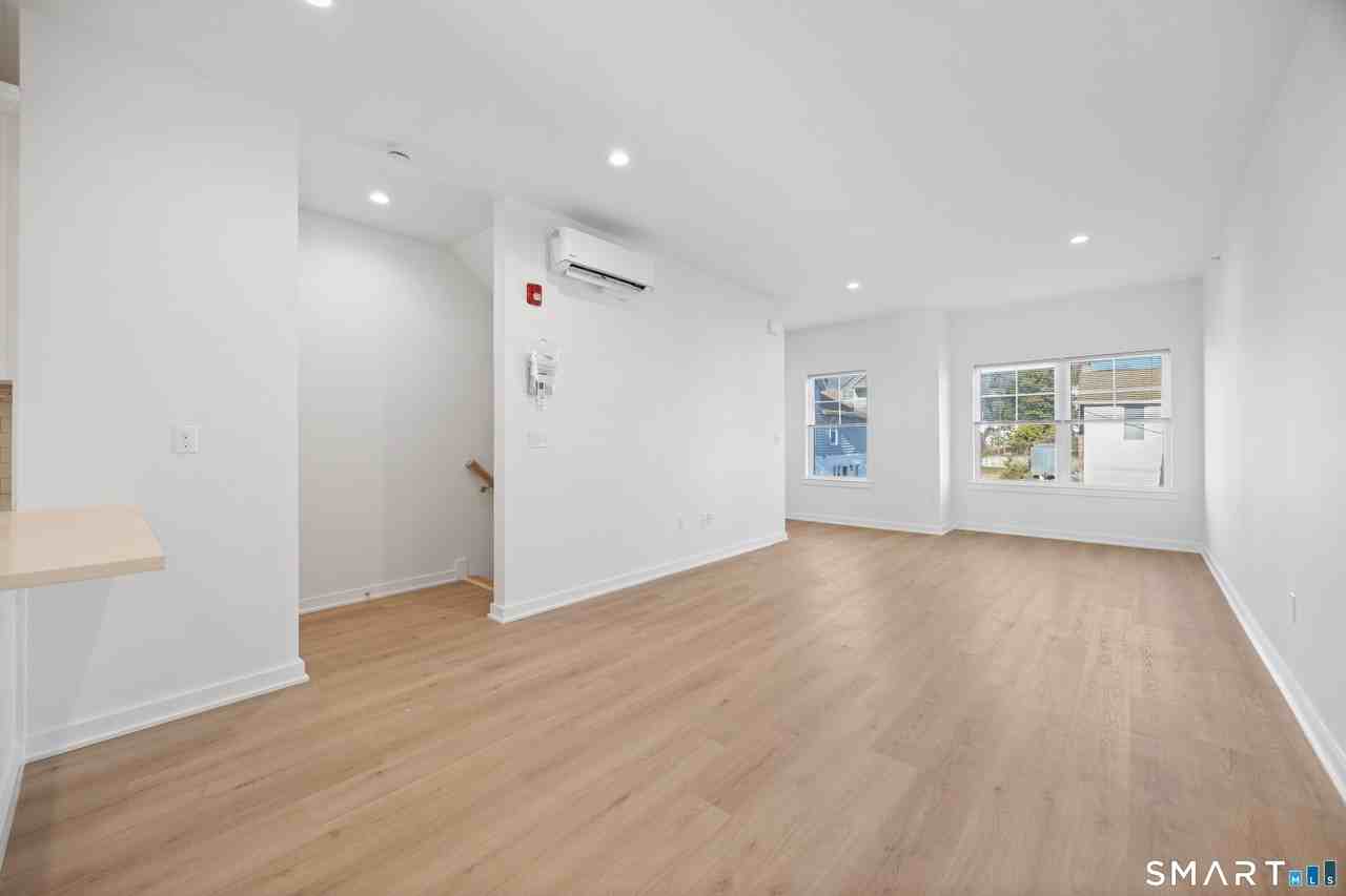 29 Village Rd Unit E #E - Photo 6 of 15