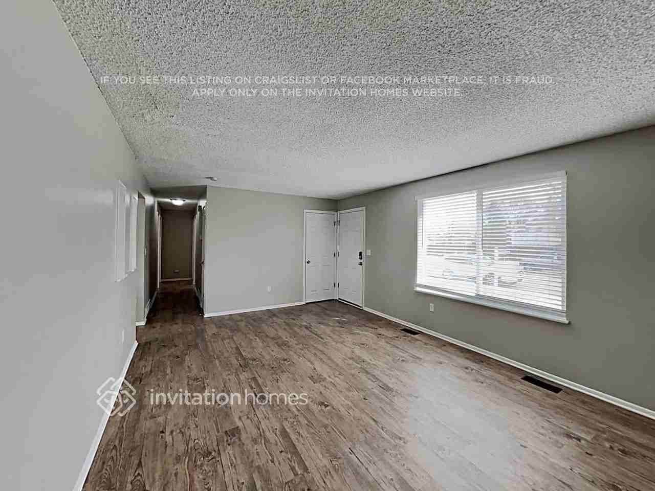 15735 E Brown Ave - Photo 4 of 20