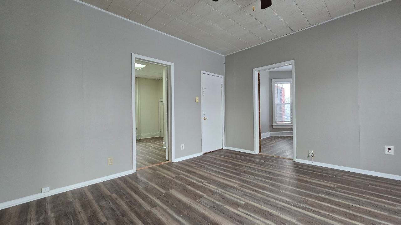 202 E Barker Ave #1 - Photo 3 of 22