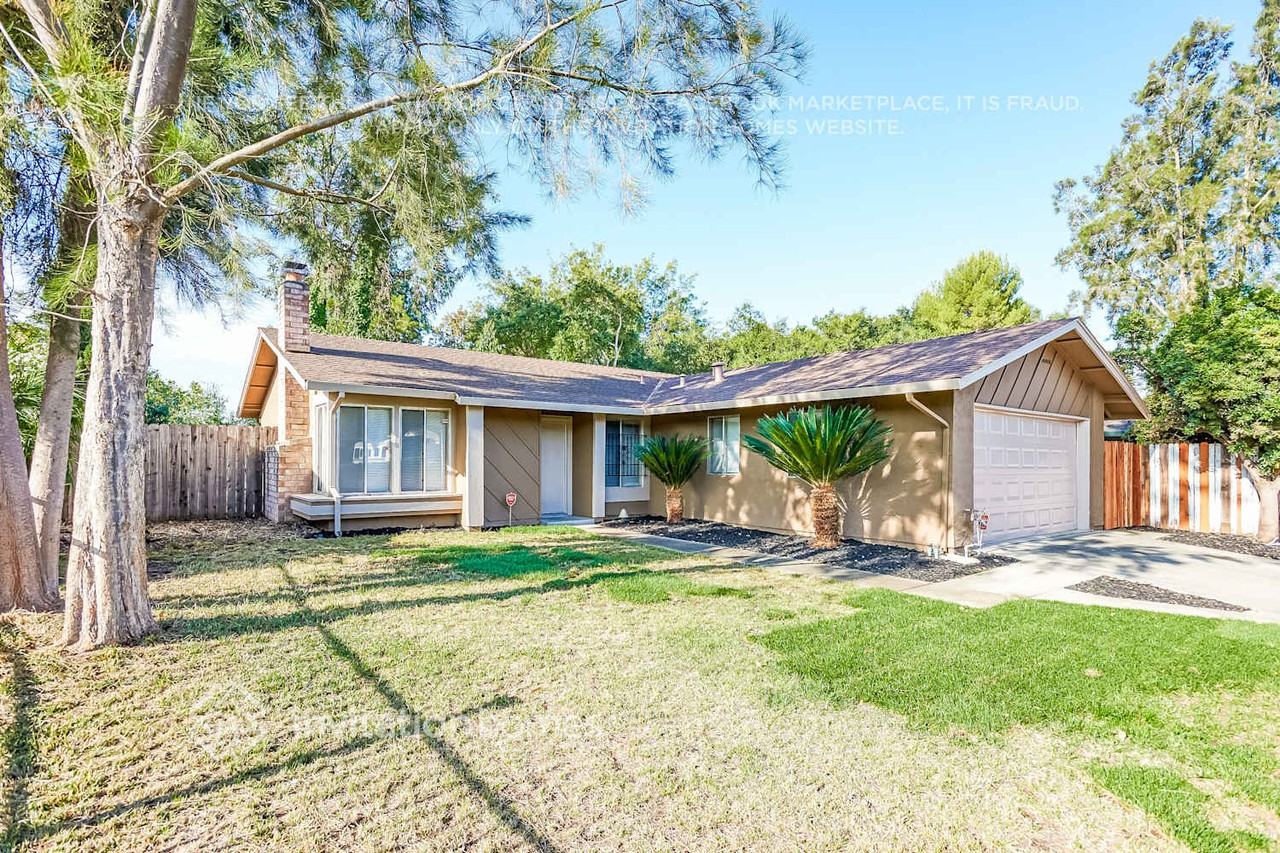 341 Amber Ave - Photo 2 of 21