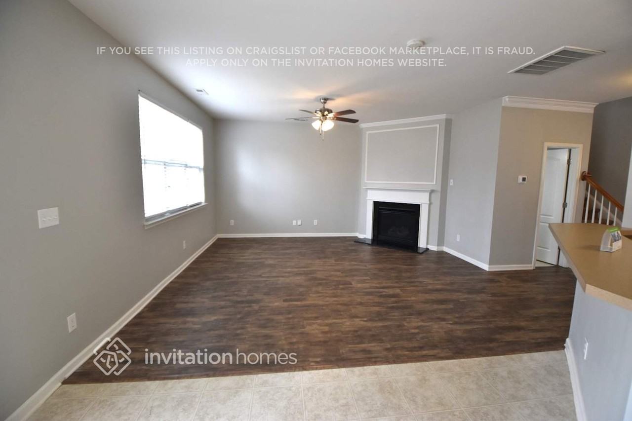 14717 Lyon Hill Ln - Photo 2 of 13