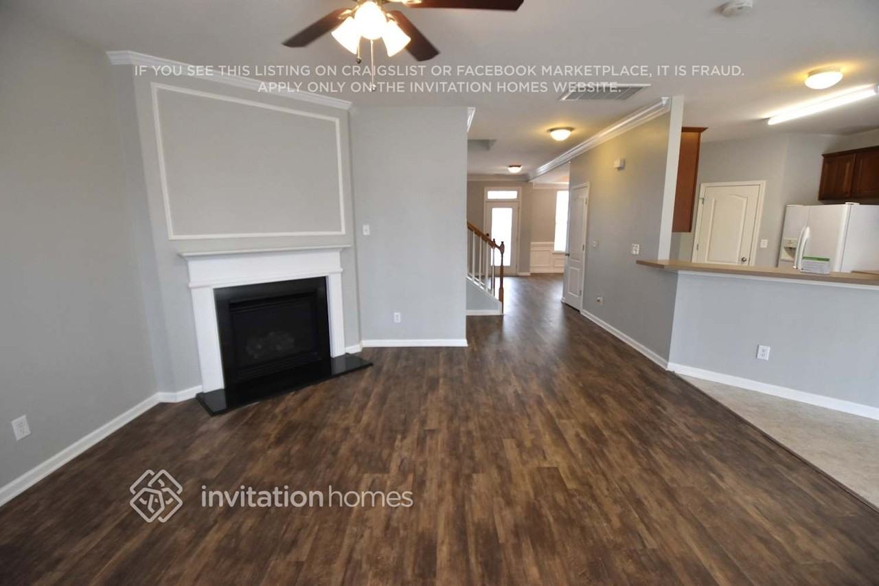 14717 Lyon Hill Ln - Photo 3 of 13