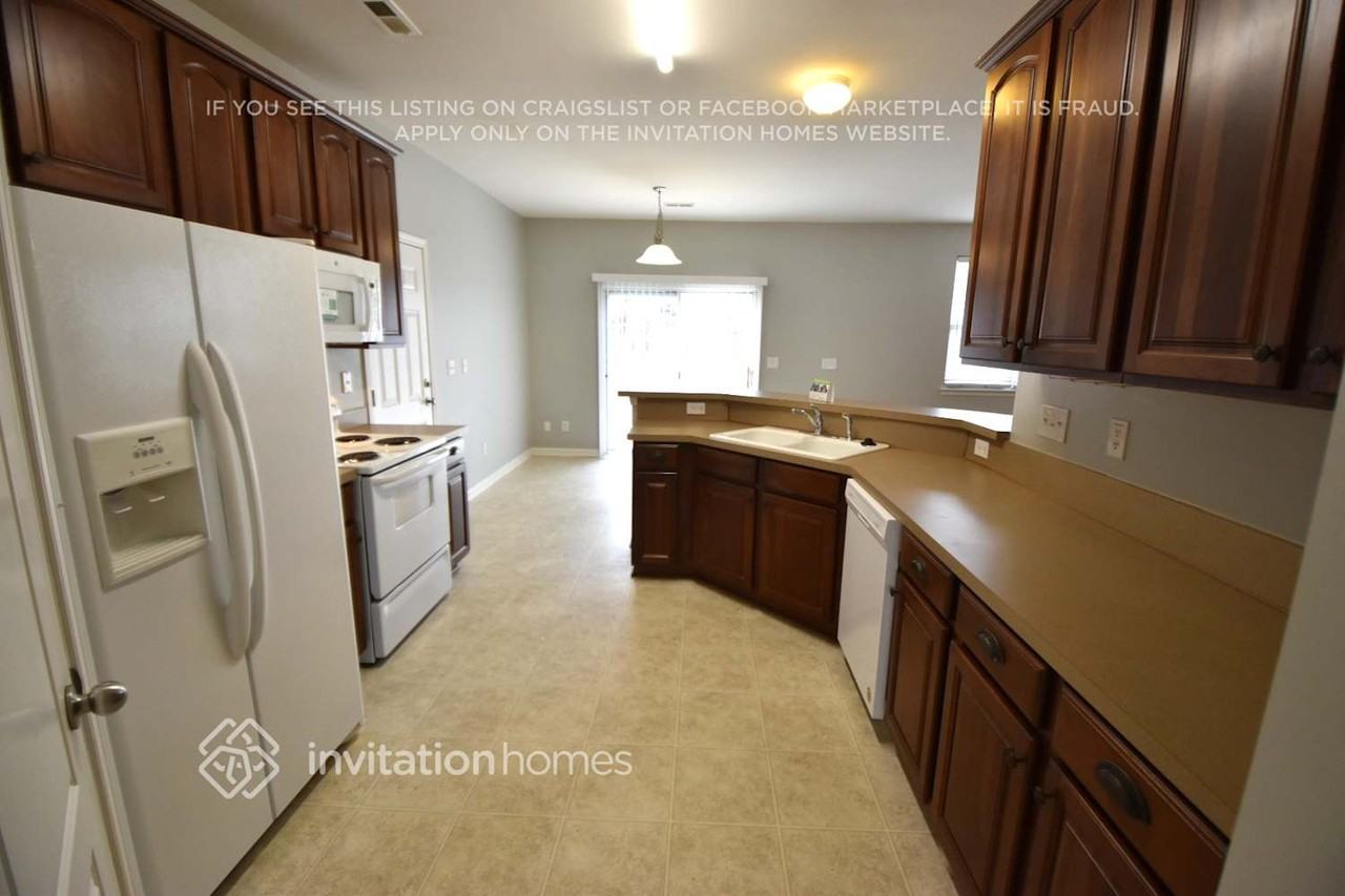 14717 Lyon Hill Ln - Photo 4 of 13