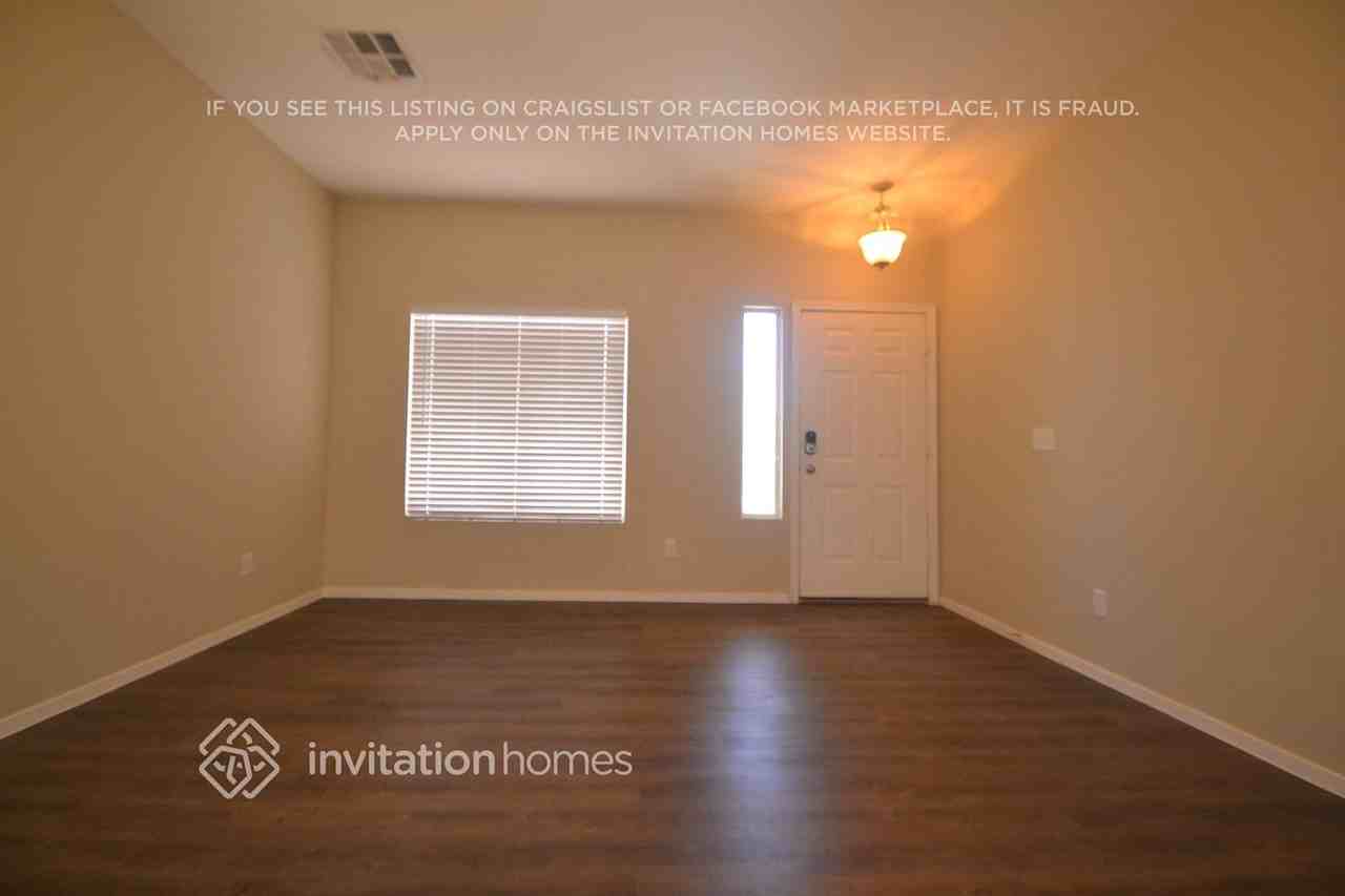 6022 Carmel Bluff St - Photo 2 of 7