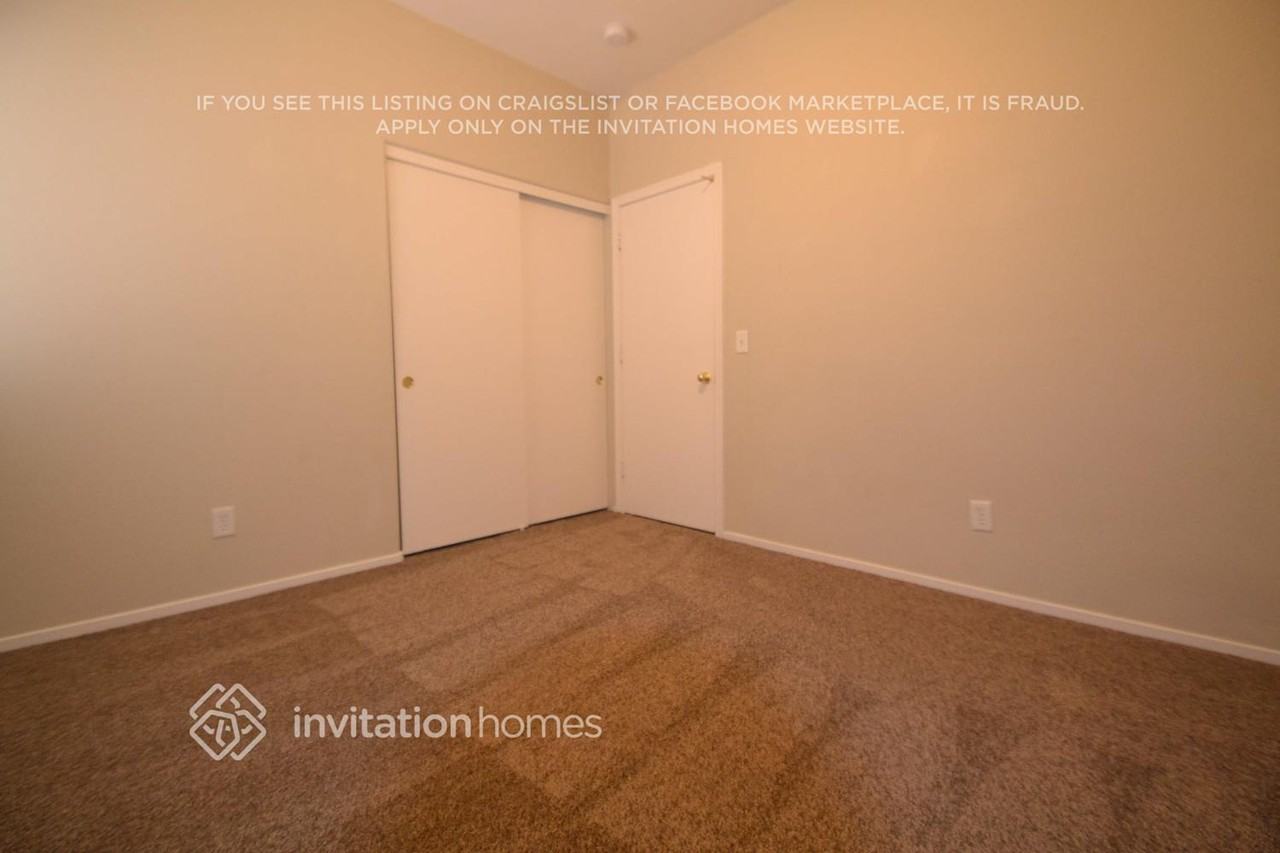 6022 Carmel Bluff St - Photo 4 of 7