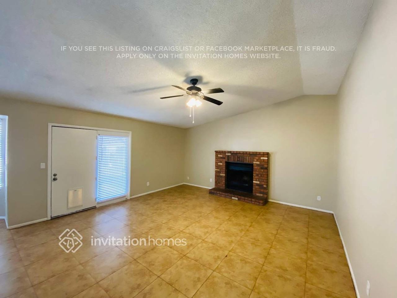 2323 N Evergreen St - Photo 3 of 18