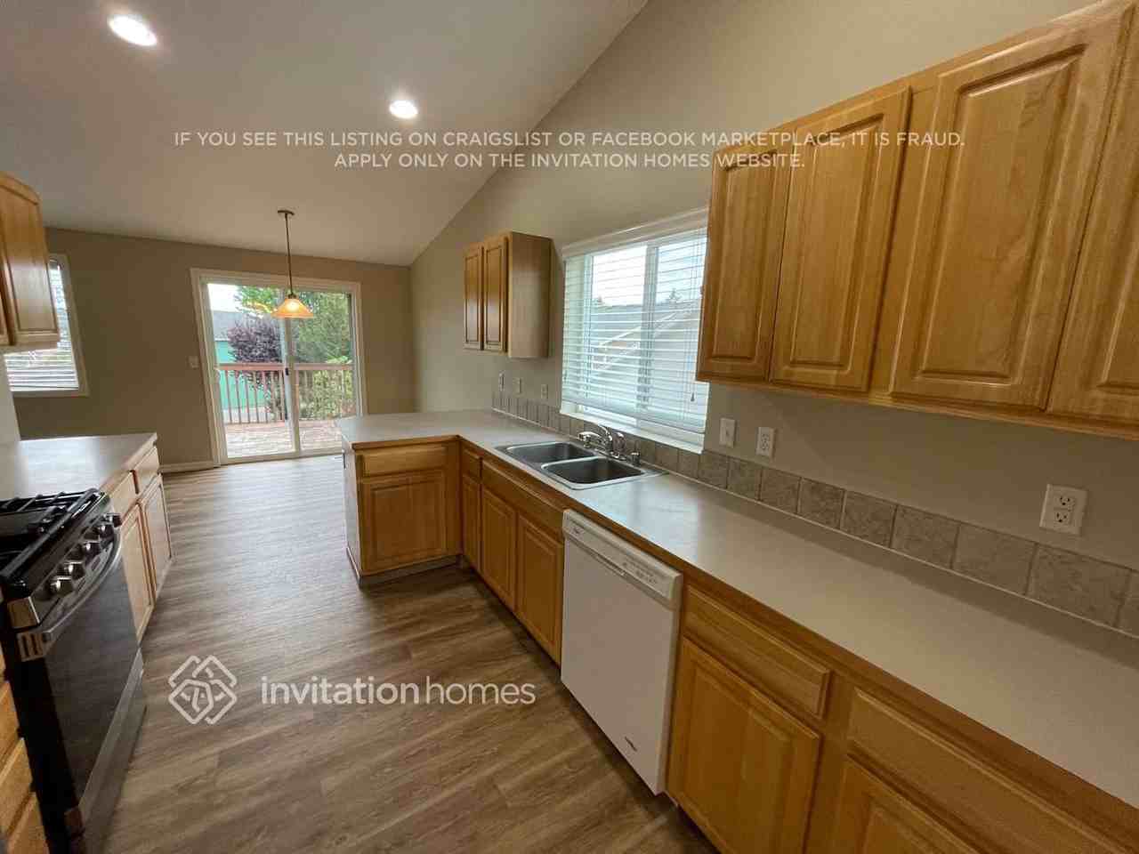 14624 80th Ave E - Photo 5 of 20