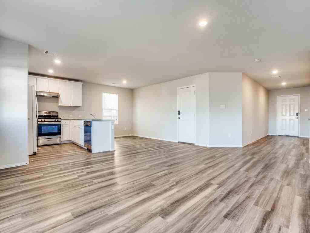 9011 Mccoy Pass - Photo 6 of 14