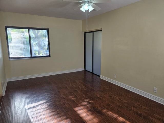 12661 Westhampton Circle - Photo 6 of 8