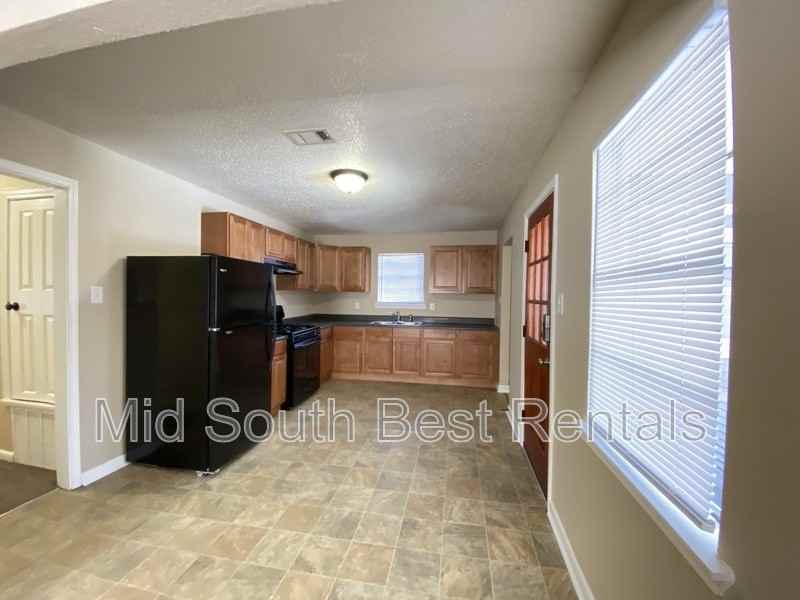 808 Mable St - Photo 5 of 14