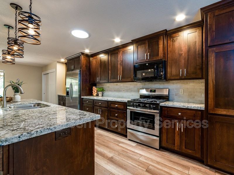 2749 Sandhurst Dr - Photo 5 of 12