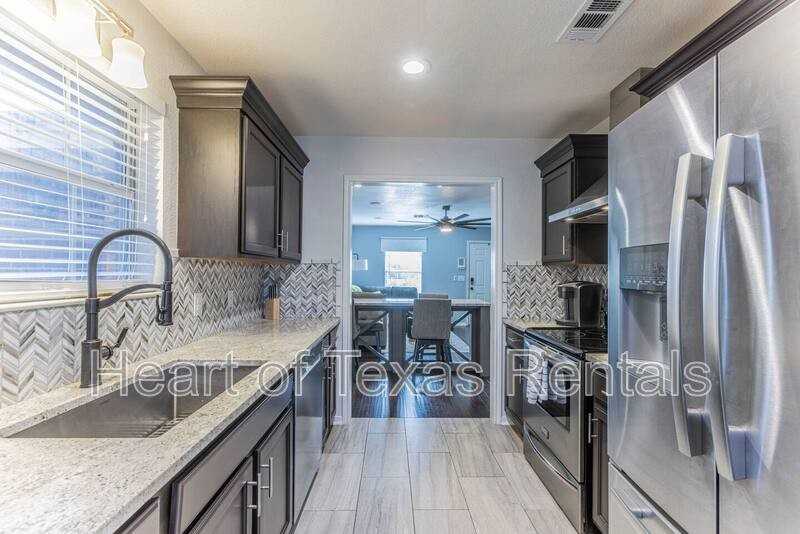 1202 Spring St - Photo 6 of 15