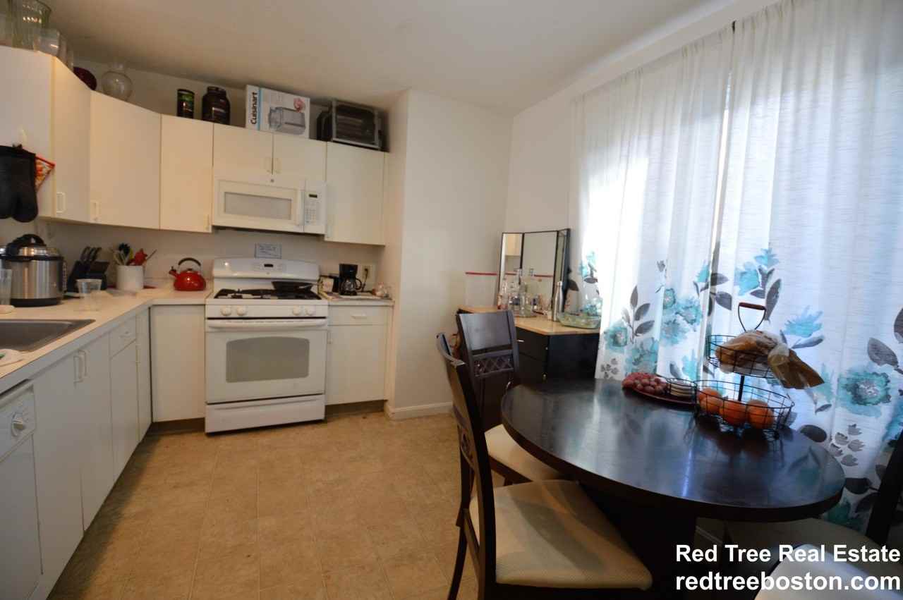 11 Etna St - Photo 3 of 14