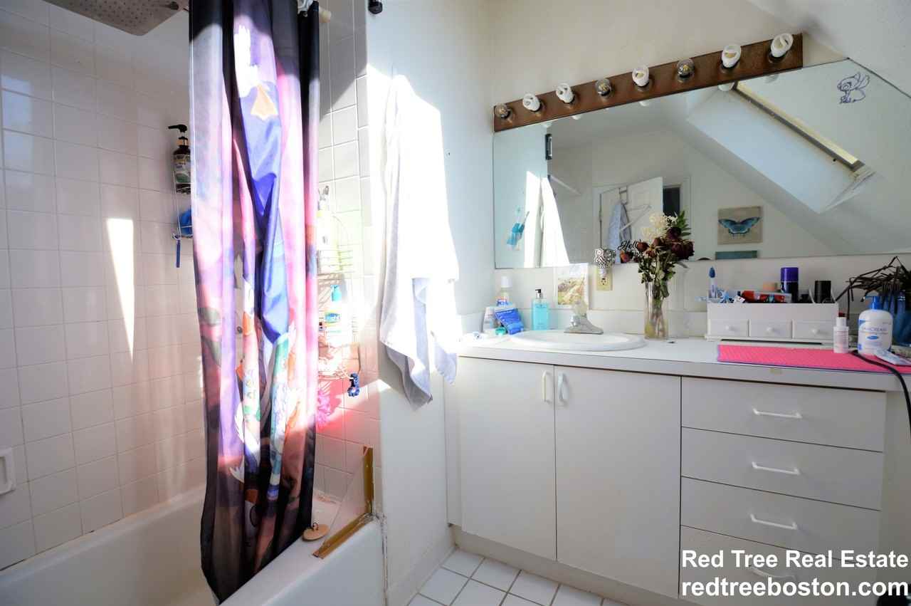 11 Etna St - Photo 7 of 14