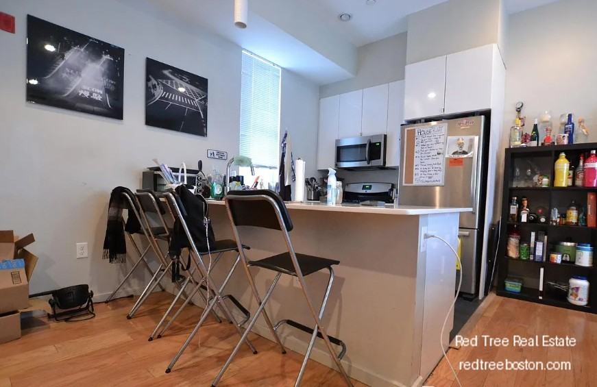 53 Glenville Ave - Photo 6 of 16
