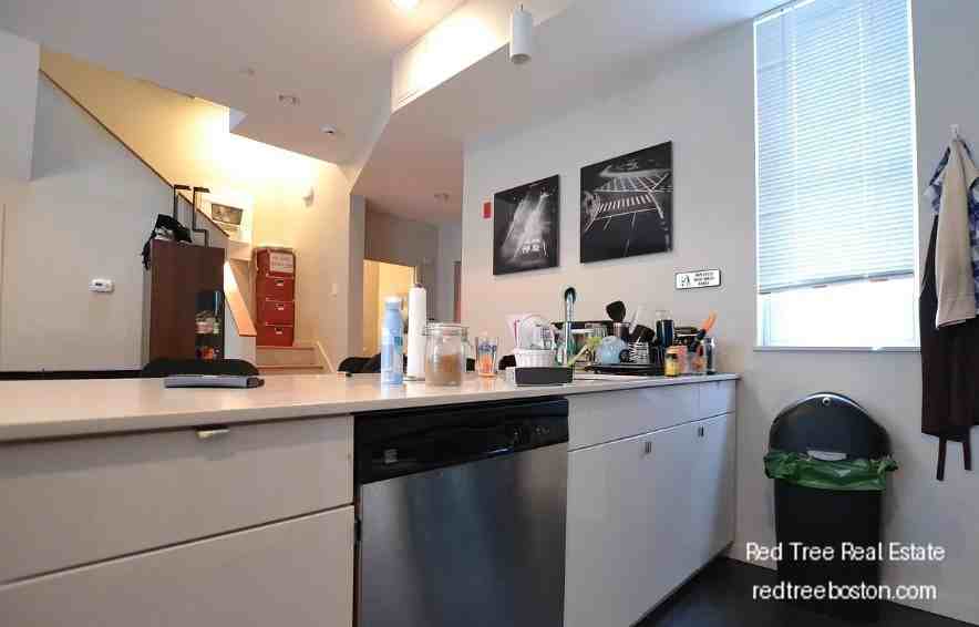 53 Glenville Ave - Photo 7 of 16