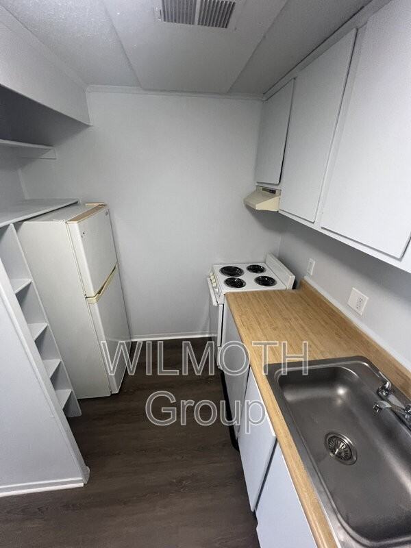 2000 Indianapolis Rd #102 - Photo 5 of 9