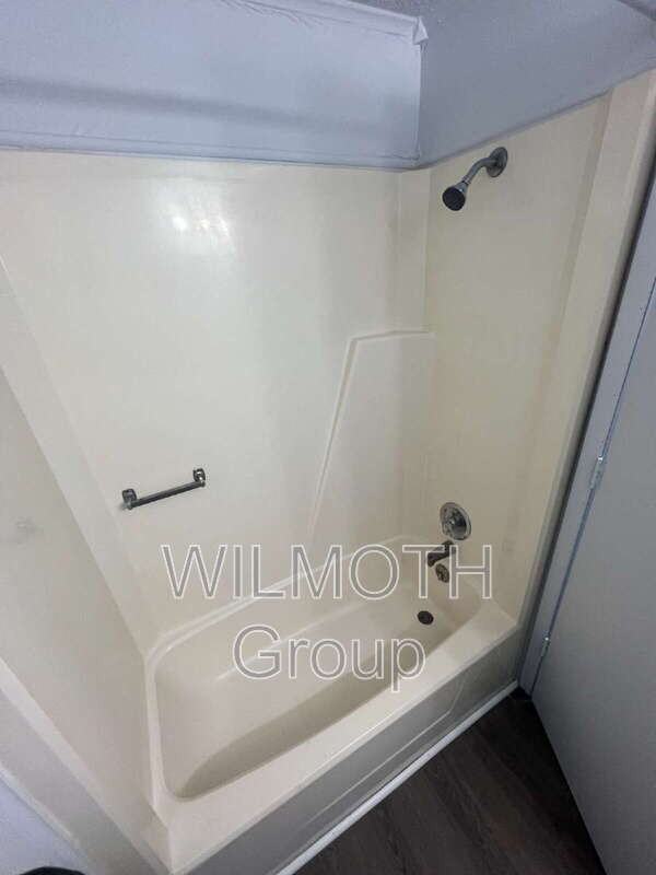 2000 Indianapolis Rd #102 - Photo 7 of 9