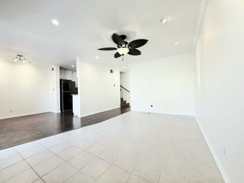 809 E Acacia Ave #E - Photo 4 of 22