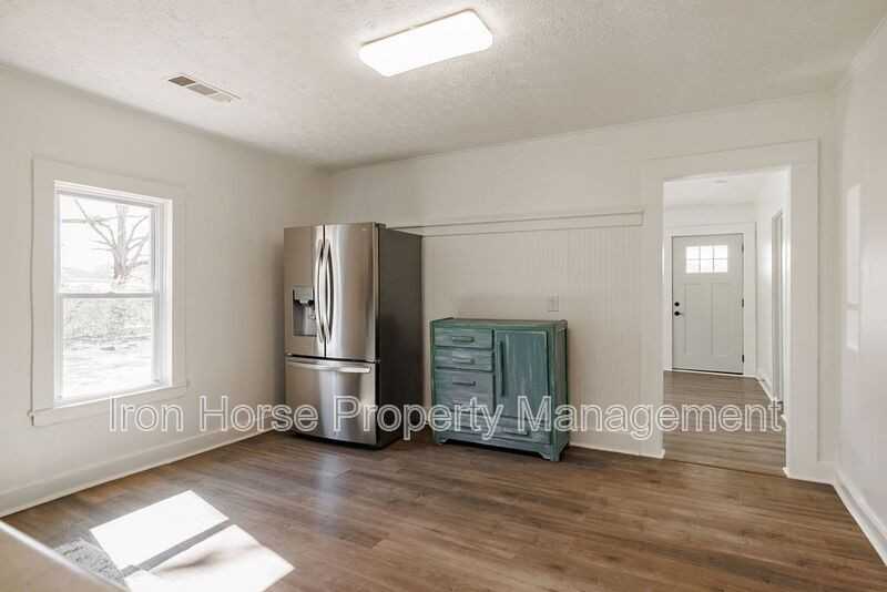 2084 Broad St - Photo 5 of 25