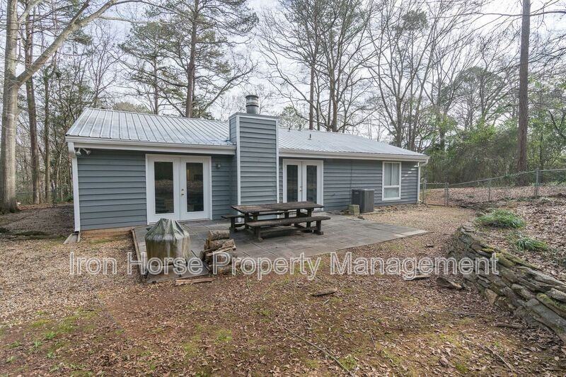 137 Hight Dr - Photo 2 of 28