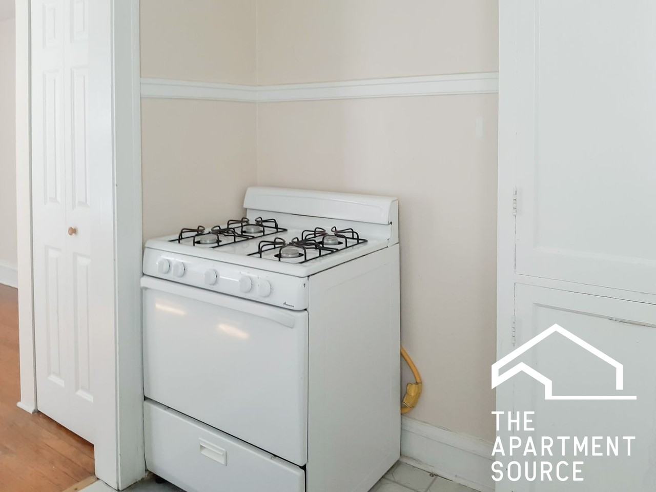 2204 W Foster Ave #3 - Photo 7 of 13