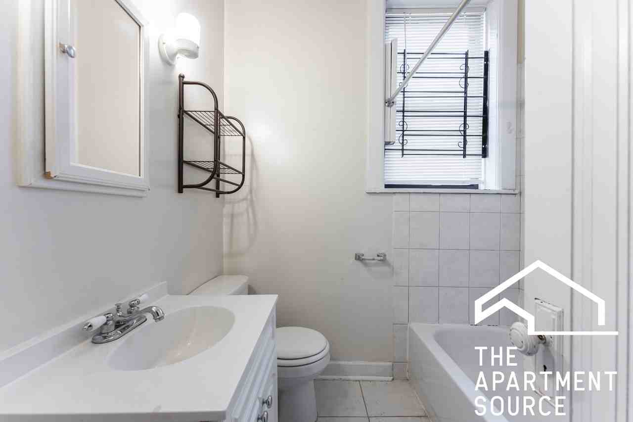 3325 N Lakewood Ave #GDN - Photo 6 of 9