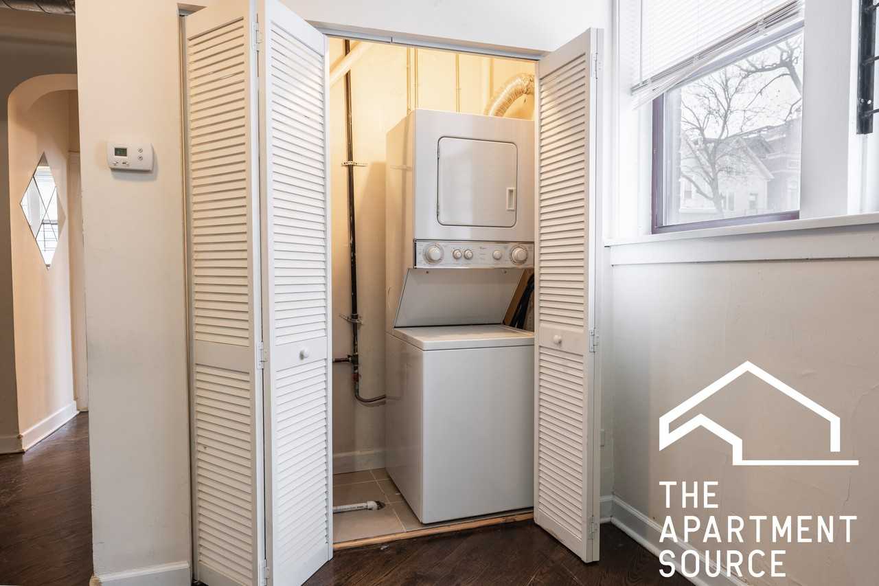 3325 N Lakewood Ave #GDN - Photo 7 of 9