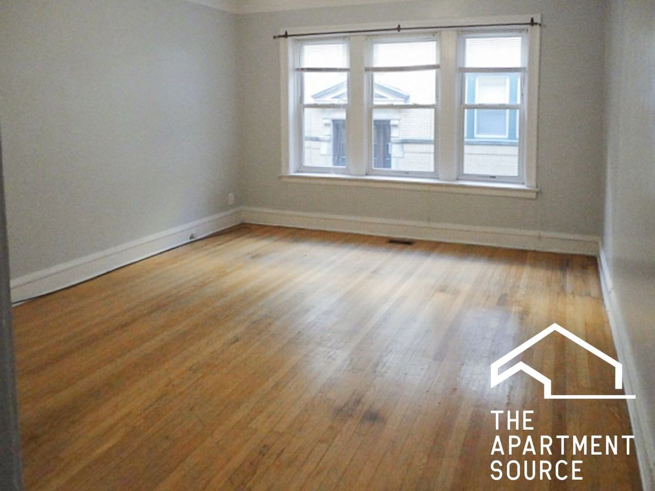 1904 W Winnemac Ave #1 - Photo 2 of 9