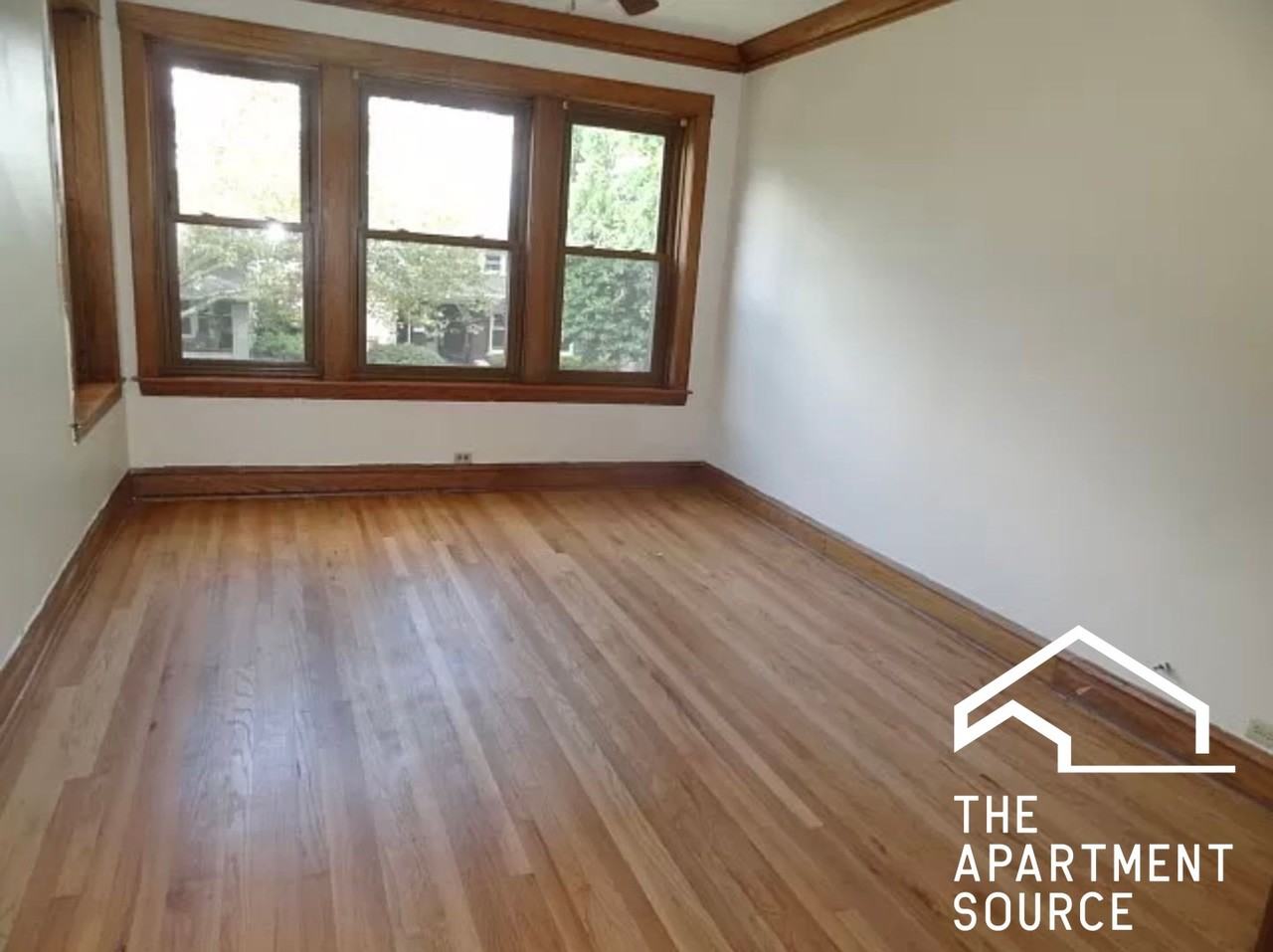 5219 W Cuyler Ave #2W - Photo 2 of 10