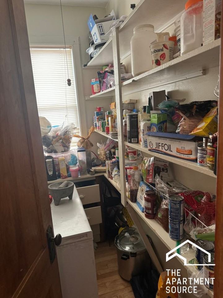 5219 W Cuyler Ave #2W - Photo 5 of 10