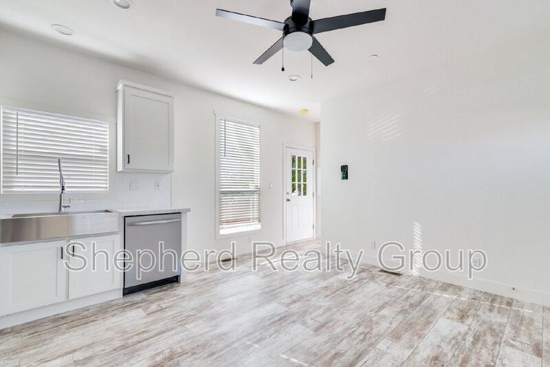 15914 Dauchy Ave - Photo 2 of 21