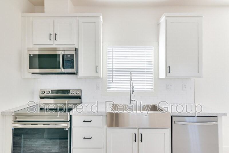 15914 Dauchy Ave - Photo 7 of 21