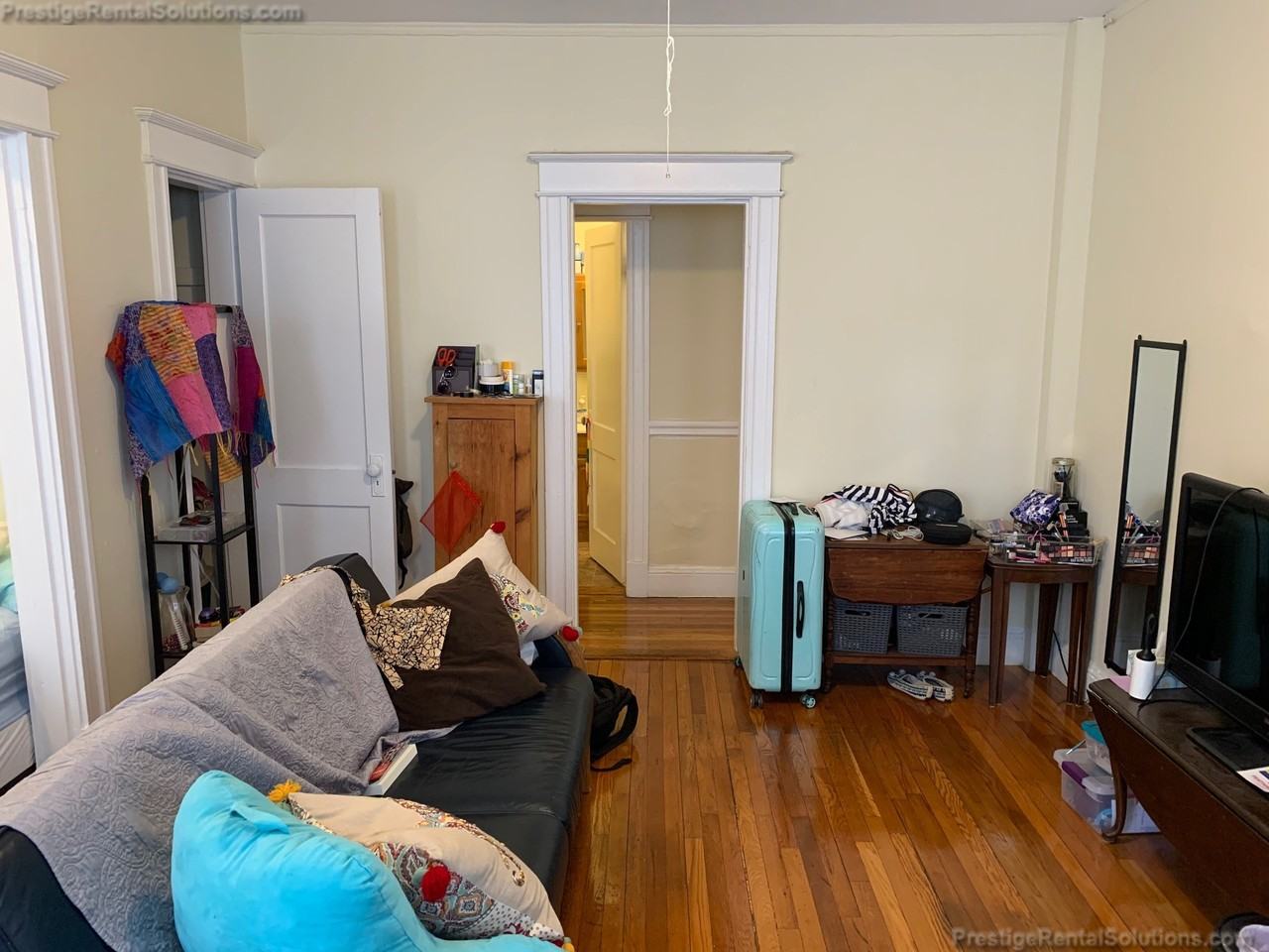 60 Woodstock Ave #15 - Photo 2 of 12