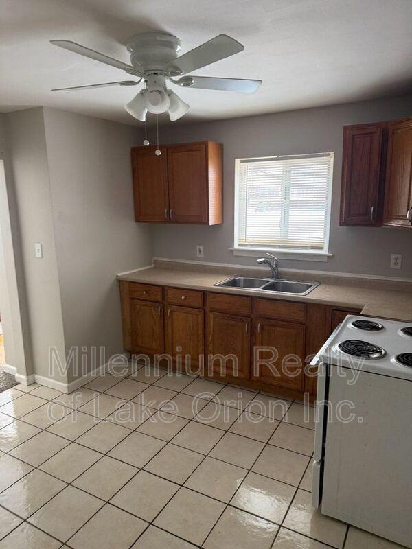 176 W Princeton Ave - Photo 4 of 13