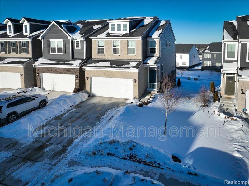 1434 Superior Dr - Photo 2 of 29