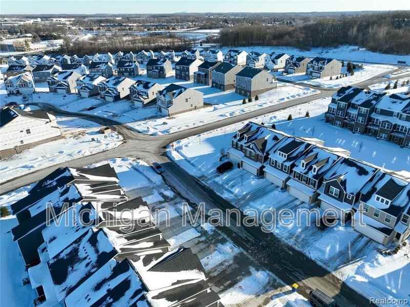 1434 Superior Dr - Photo 4 of 29