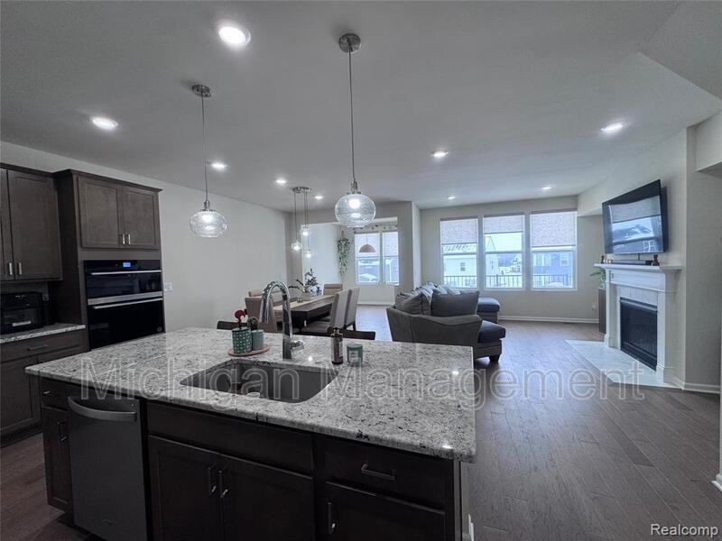 1434 Superior Dr - Photo 6 of 29